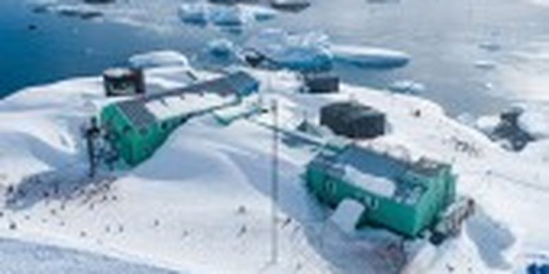 Новий рекорд: біля станції українських полярників насипало майже 3,5 метри снігу