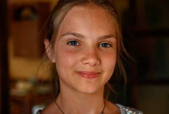 Зеленський нагородив 12-річну дівчинку, яка врятувала дітей від повені