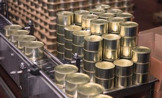 Минобороны через суд обязало поставщика заменить 164 тонны испорченных консервов