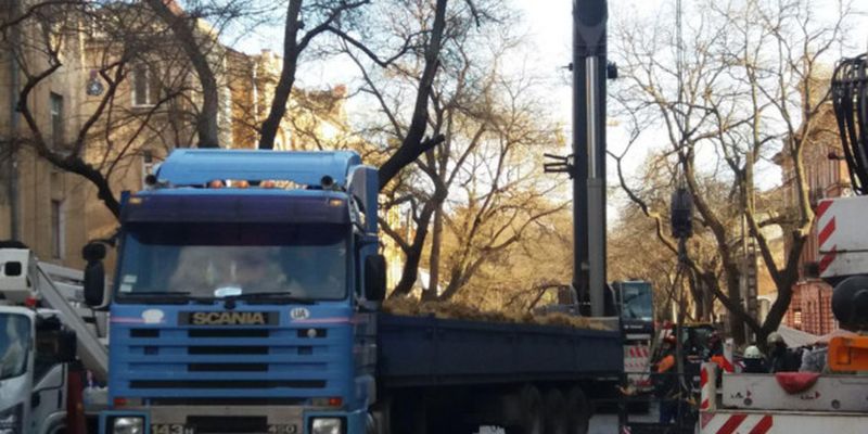 Масштабный пожар в Одессе: что происходит на месте трагедии