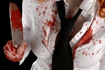 В Херсоне пьяная женщина напала с ножом на мужчину