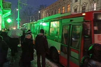 У нічний час у Чернівцях курсують два тролейбуси