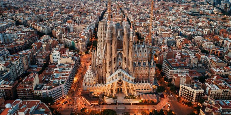 Строят более 140 лет: стало известно, когда наконец закончат символ Барселоны