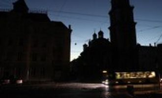 Львів на 80% без світла: не працює електротранспорт, призупинена подача тепла
