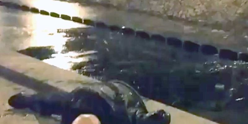 В Харькове пьяный мужчина упал с моста и плавал, убегая от полиции
