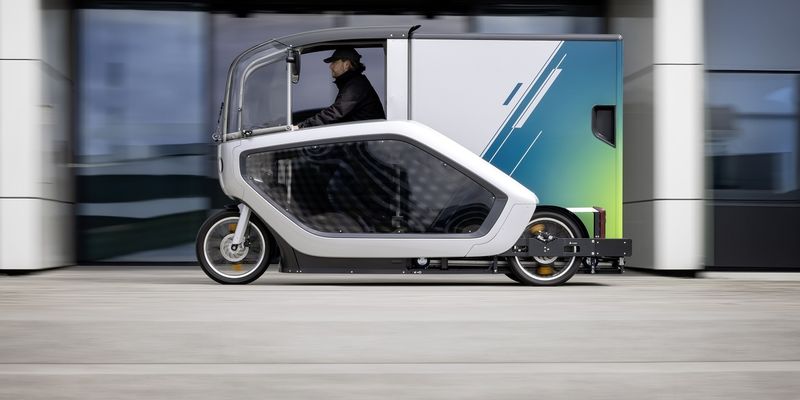 Mercedes-Benz показал инновационный способ доставки грузов