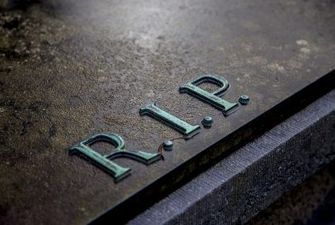 Женщина "ожила" в похоронном бюро, однако через два дня умерла: как так произошло