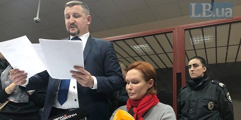 Суд избирает меру пресечения волонтеру Юлии Кузьменко: фото и видео из зала