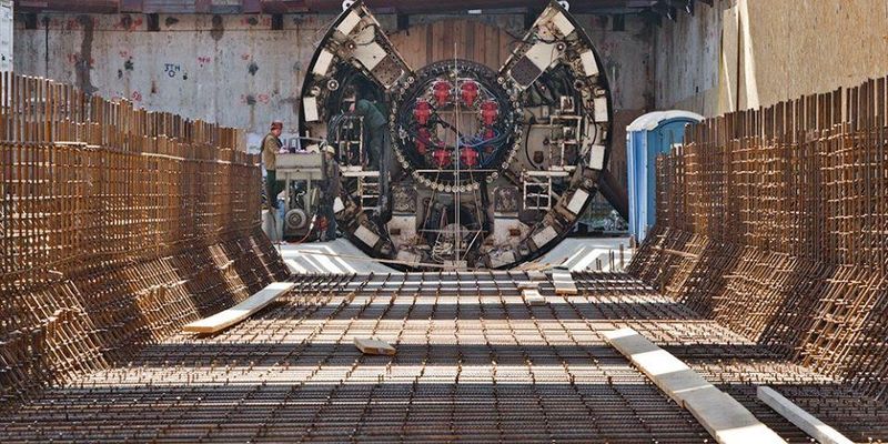 Метро на Виноградар: будівельники показали гігантську машину для тунелів