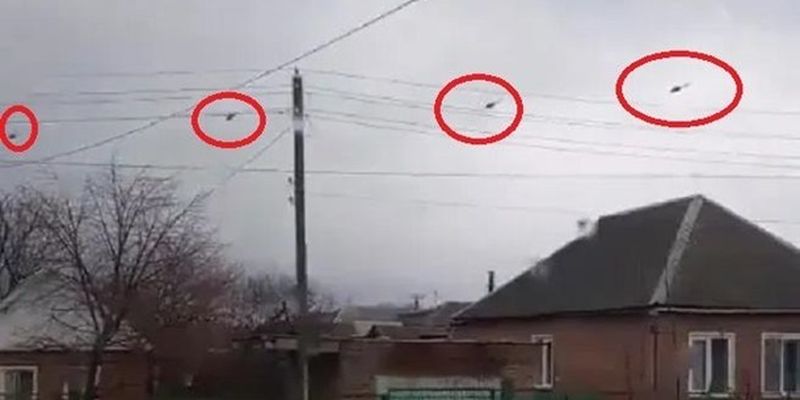Военные вертолеты у границ Украины попали на видео