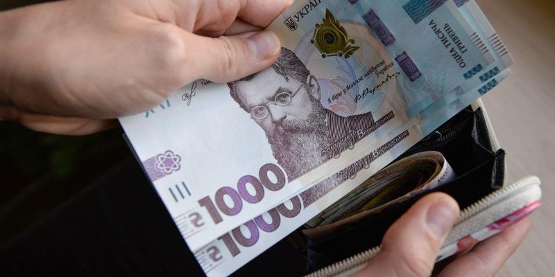 Українцям обіцяють прожитковий мінімум 30-40% від розміру зарплати