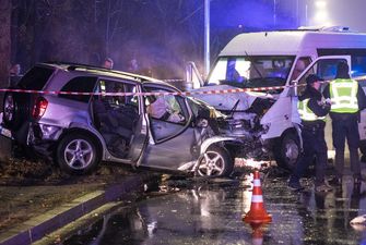 У Києві в масштабній ДТП зіткнулися маршрутка і Toyota: двоє загиблих, восьмеро постраждалих