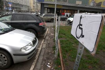 Штрафы за неправильную парковку приближаются: в Черновцах вышли на службу парко-инспектора