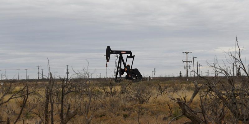 Впервые за год цена на нефть превысила $60