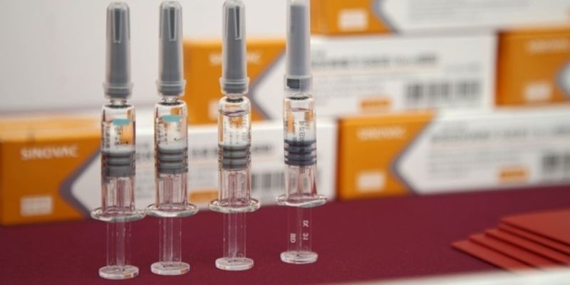 Ученые уточнили: эффективность COVID-вакцины Sinovac - 50,3%