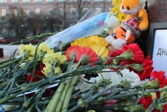 В РФ появились стихийные мемориалы в память о жертвах ракетного удара по Днепру