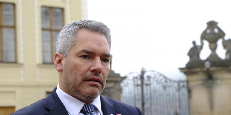 Канцлер Австрии предупредил о "спирали эскалации" в войне в Украине