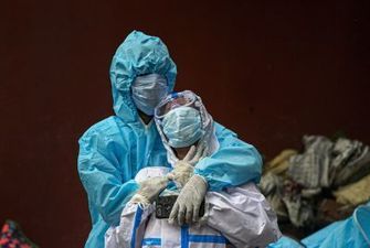 Два роки COVID-пандемії: у світі померло щонайменше п'ять мільйонів людей