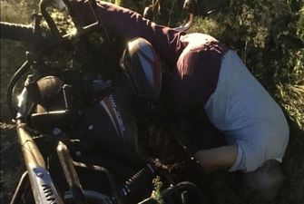 На обочине дороги под Днепром нашли труп мотоциклиста