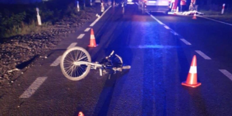На Закарпатье иномарка насмерть сбила мальчика, ехавшего на велосипеде