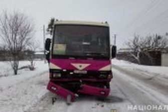 На Харківщині зіткнулися два рейсових автобуси: є постраждалі