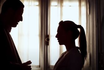 Під Дніпром учитель згвалтував дівчинку на випускному: поліція порадила вийти за нього заміж