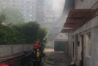 В Киеве произошел масштабный пожар в частном доме