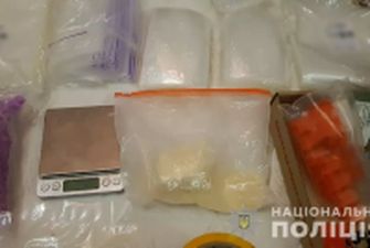 Экстази, эфедрин, МДМА: элитные наркотики на 7 млн гривен изъяли в Черновцах