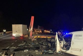 Вилетів на зустрічну смугу: на Вінниччині сталася смертельна ДТП за участю вантажівки