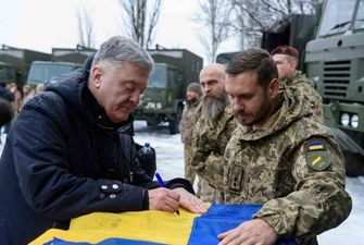 Мы выходим "на Майдан" между Покровском и Авдеевкой: Порошенко на фронте развенчал слухи и призвал к единству