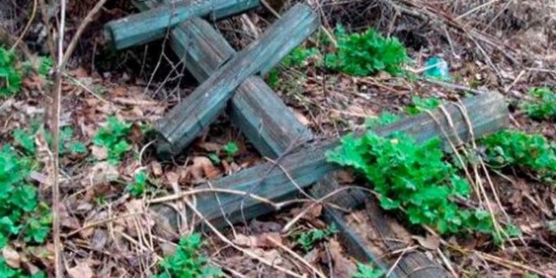 На російському кладовищі двох робітників на смерть засипало землею