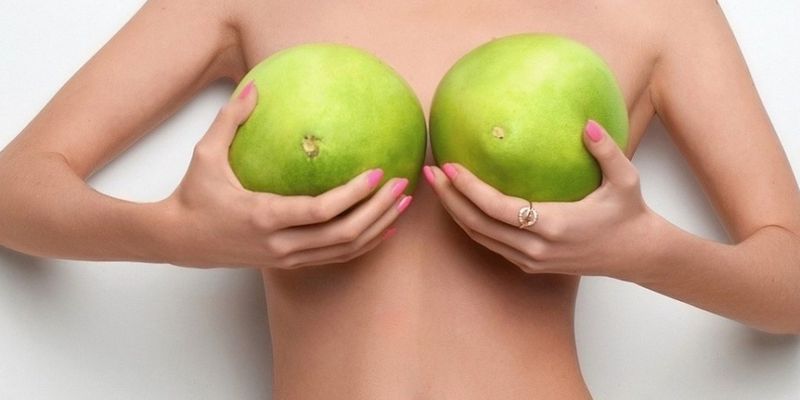 Британские ученые развенчали три мифа о женской груди