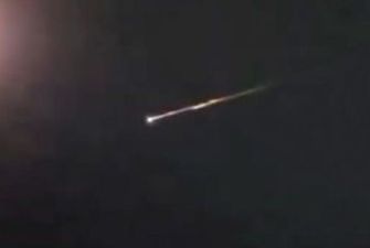 Неисправный российский спутник-шпион упал на Землю, подарив яркое зрелище американцам. Видео