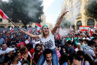 Все почалося з податку на WhatsApp: у Лівані тривають антиурядові протести