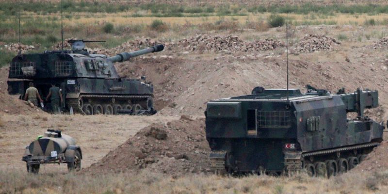 Турецкие военные обстреляли ракетами подконтрольные курдам позиции в Сирии
