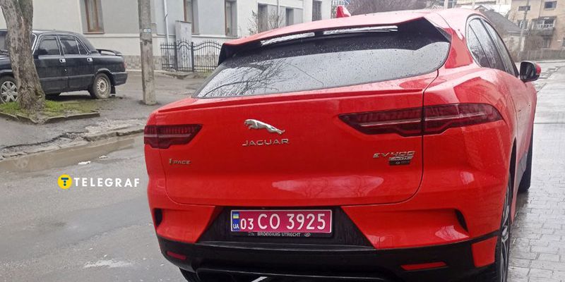 В Тернополе заметили роскошный новенький электрокар Jaguar за 3 млн гривен