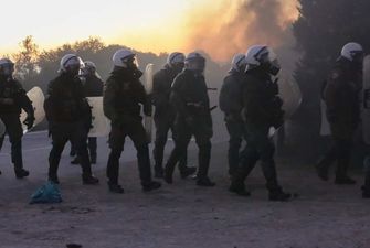 На антимигрантских протестах в Греции пострадали 62 человека