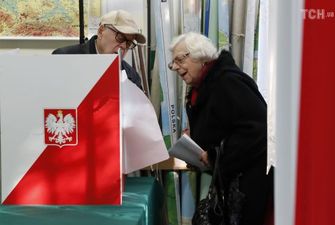 На парламентських виборах у Польщі чинна партія Качинського перемогла з великим відривом – дані ексит-полів