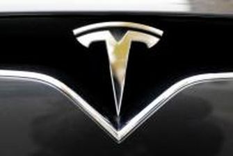В США расследуют двенадцать аварий из-за использования Tesla в режиме автопилота