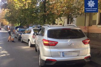 В центре Харькова столкнулись четыре автомобиля