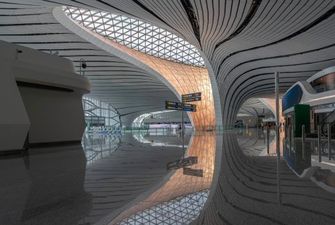Найбільший аеропорт світу за проектом добудували в Китаї: 3D-тур і фото зсередини
