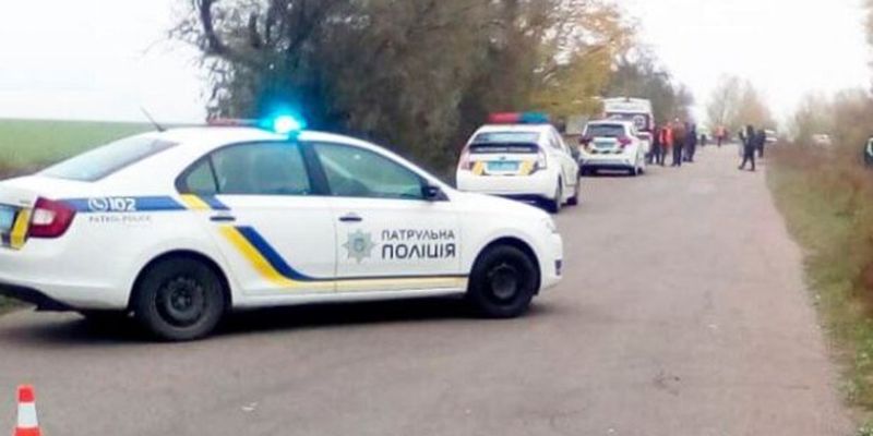 Авто вонзилось в блокпост: кадры эпичного ДТП на Одесчине
