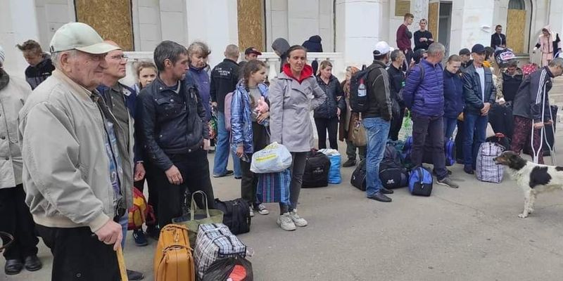 В салоне были дети: ВС РФ обстреляли из "Градов" автобус в Луганской области