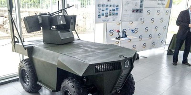 "Терминатор" среди нас: в Украине создали нового боевого робота/Машина предназначена для боевой поддержки и перевозки различных грузов