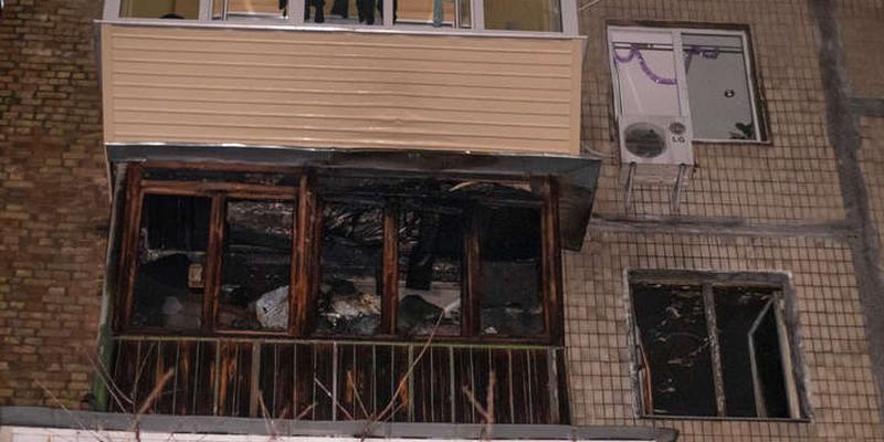 На Відрадному в Києві згоріла вщент квартира