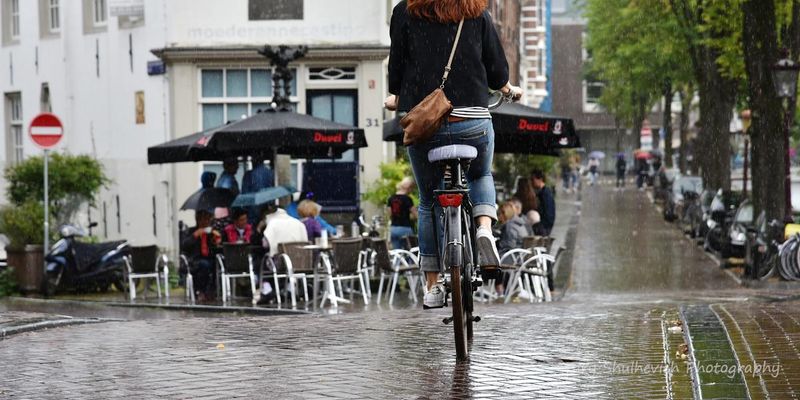 Амстердам бере на себе борги молоді, аби ті мали час на роботу та освіту