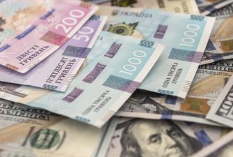 Евро подорожал, доллар в обменниках подешевел: курс валют в Украине