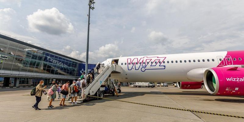На борту самолета "Одесса-Анталия" произошел скандал из-за пассажира, отказавшегося надевать маску