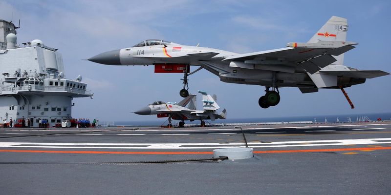 Оружие авианосца Fujian: что известно о новейшем патубном истребителе J-15D ВМС Китая