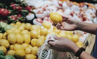 Почти 100 гривен за кило: цены на фрукты заставят украинцев искать альтернативы